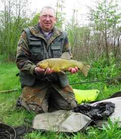 2014-05-02 Steve 4lb 1oz Tench 01