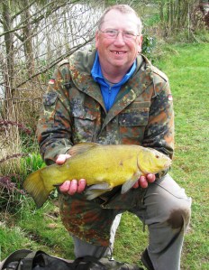 2015-04-17 Steve 3lb 11oz Tench 02