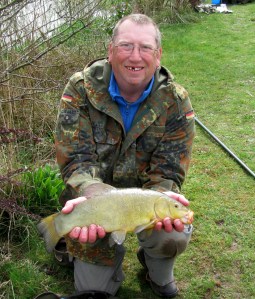 2015-04-17 Steve 3lb 4oz Tench 02
